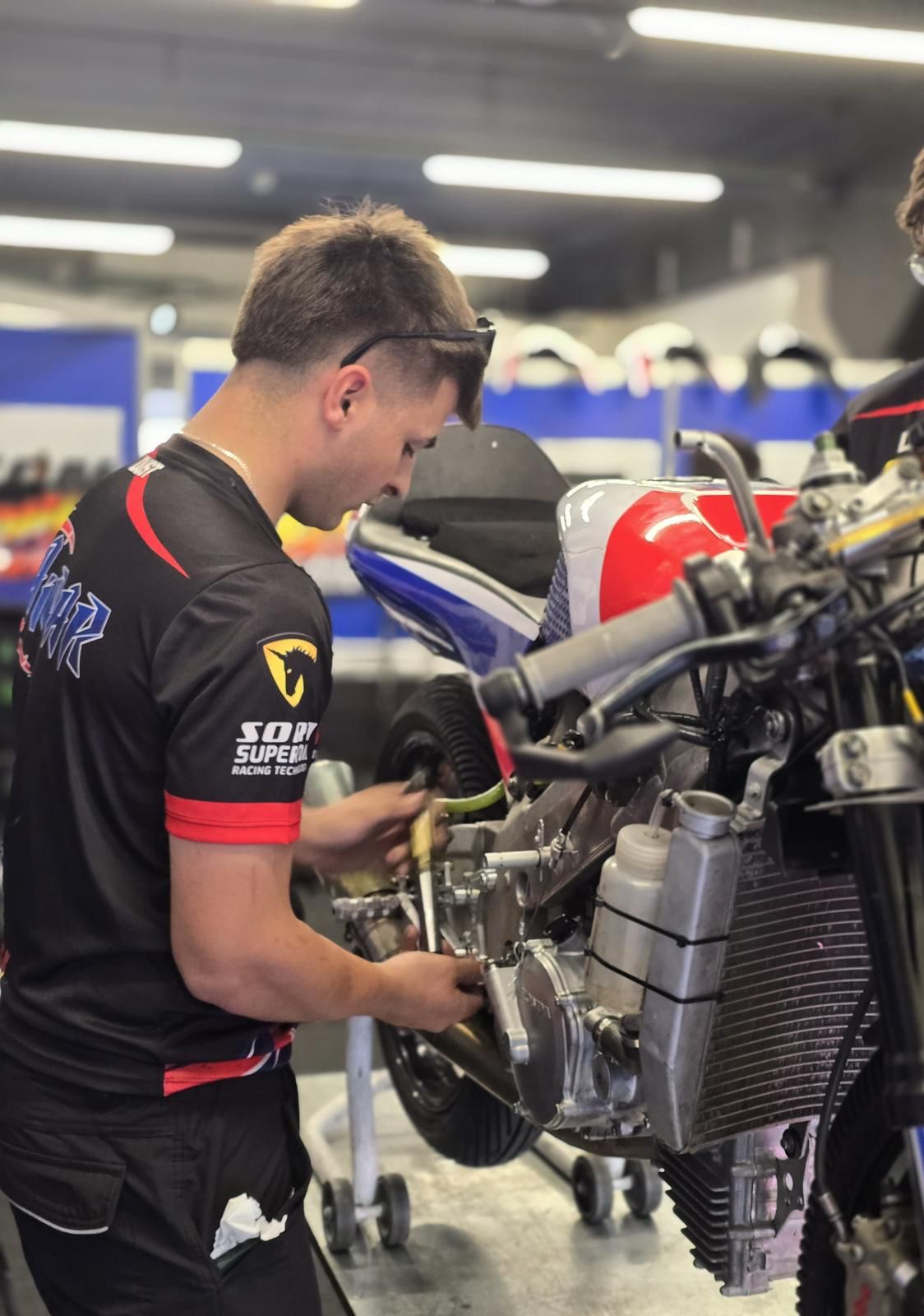 Alex Racing - Mec&aacute;nico de Motos