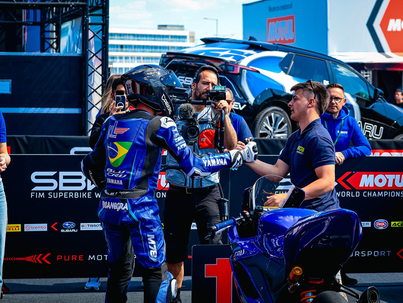 Victoria de Aymon FIM yamaha r3 World Cup circuito de Balaton park